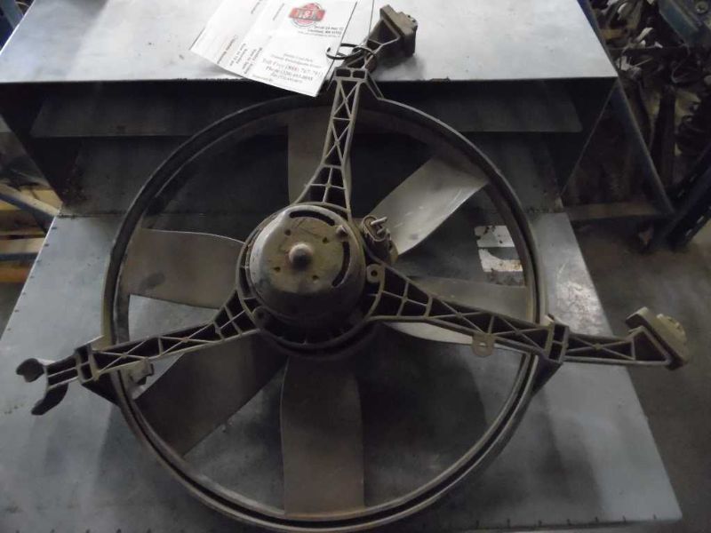 92 93 GRAND AM RADIATOR FAN MOTOR FAN ASSM 90785