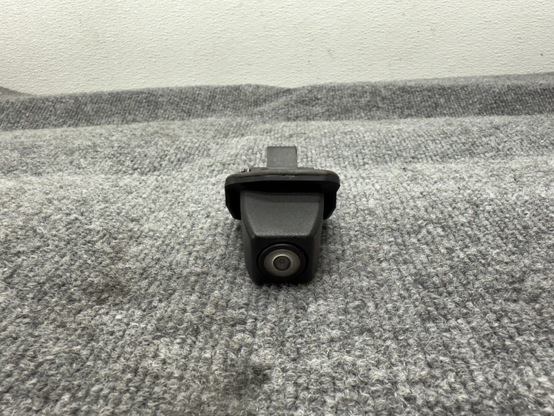 MERCEDES W212 E63 2010-2016 OEM REAR VIEW TRUNK BACKUP CAMERA ASSEMBLY