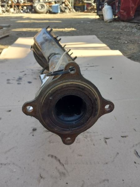 84-85 TOYOTA PICKUP 2.4L 2WD EXTENDED CAB REAR AXLE HOUSING ASSEMBLY