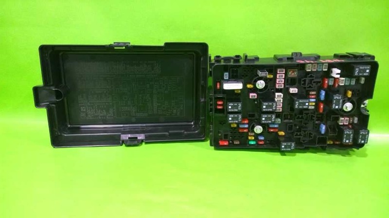 18 PACIFICA ENGINE FUSE RELAY BOX W/AUTO START STOP OEM 4184-45