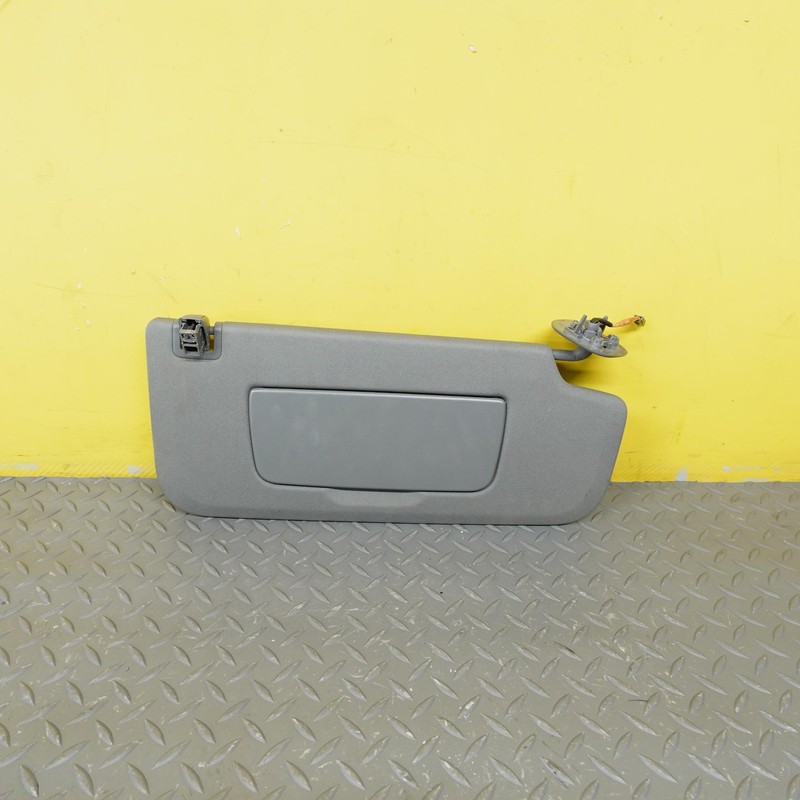 2019-2025 GMC SIERRA 1500 Right Sun Visor Sunvisor OEM 84316876