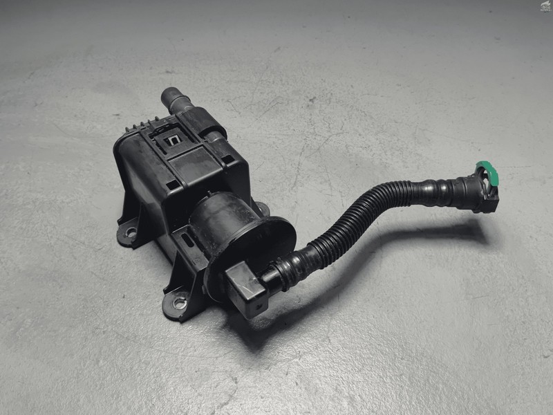 TOYOTA CAMRY AVALON FUEL VAPOR CANISTER & LEAK DETECTION PUMP OEM 2018-2024