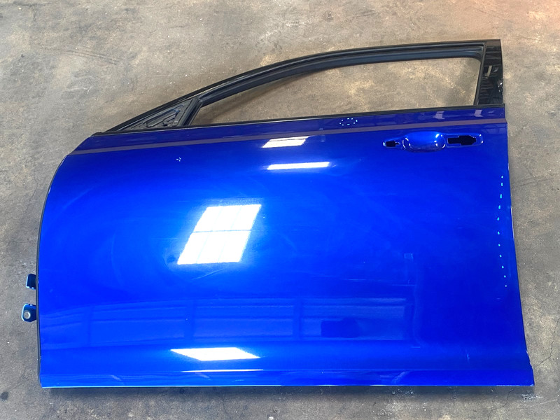 15-22 CHRYSLER 300 FRONT LEFT DRIVER SIDE EXTERIOR DOOR SHELL BLUE OEM #A0.20