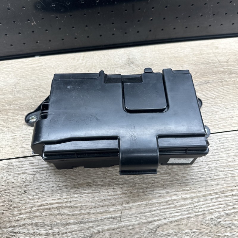 02-05 LEXUS SC430 REAR TRUNK FUSE RELAY JUNCTION FUSE BLOCK BOX, OEM