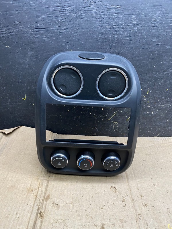 2011 to 2017 Jeep Compass Dash Climate Temperature Control Radio Bezel X6036DG
