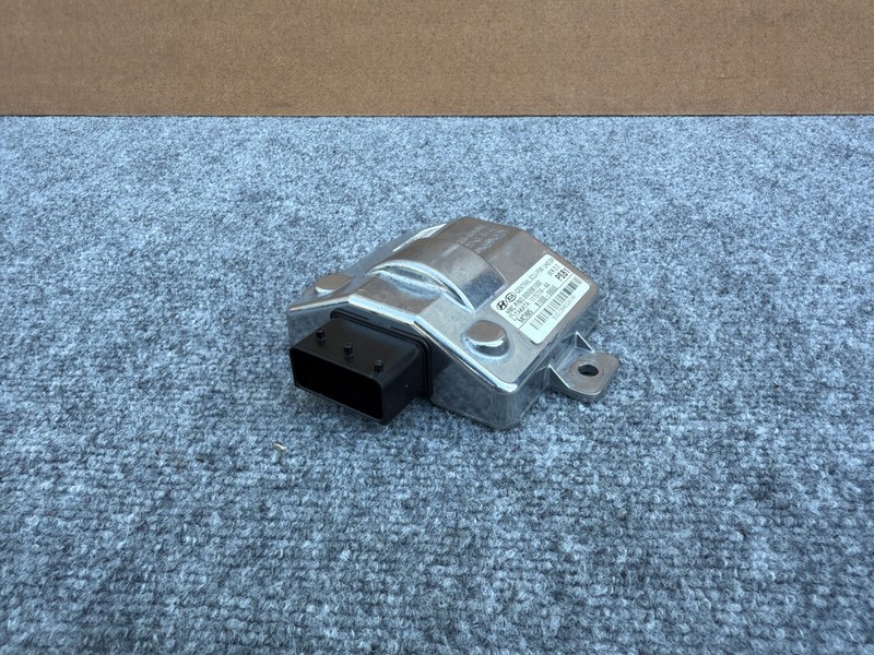 HYUNDAI GENESIS SEDAN & G80 15-20 OEM SEAT BELT CONTROL MODULE UNIT ASSEMBLY