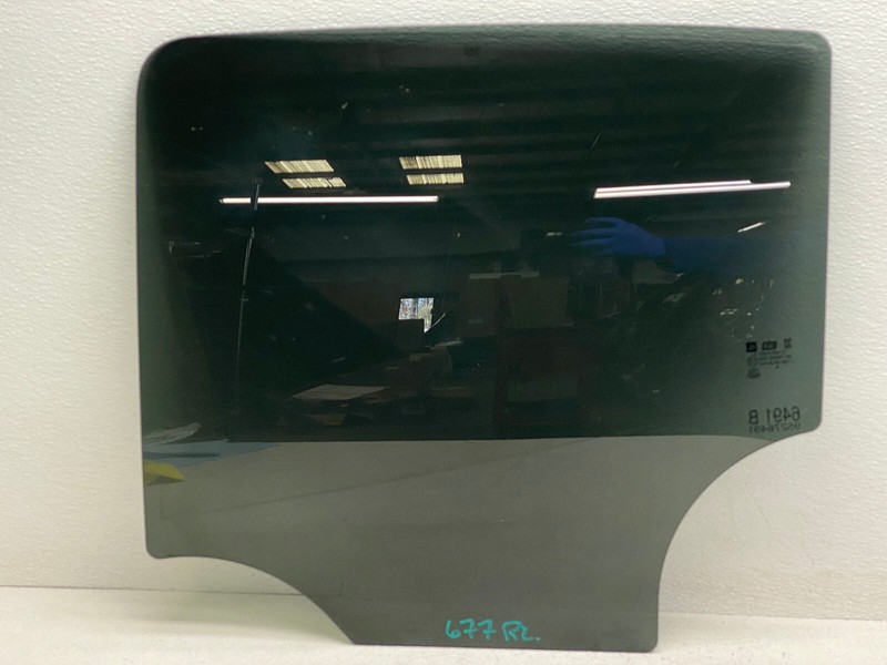 2017-2019 BUICK ENCORE REAR LEFT DRIVER SIDE DOOR WINDOW GLASS OEM LOT677