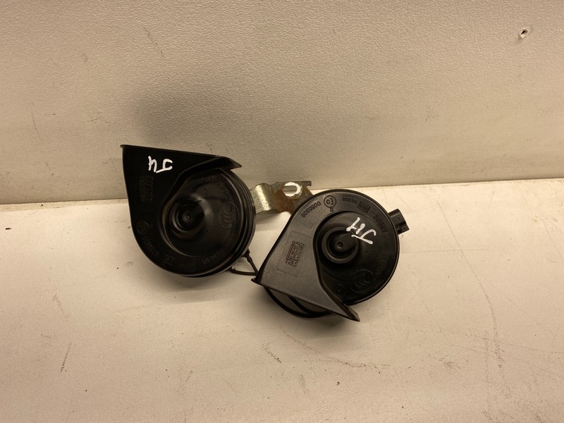 2010-2012 CADILLAC SRX HIGH AND LOW TONE HORN ASSEMBLY OEM