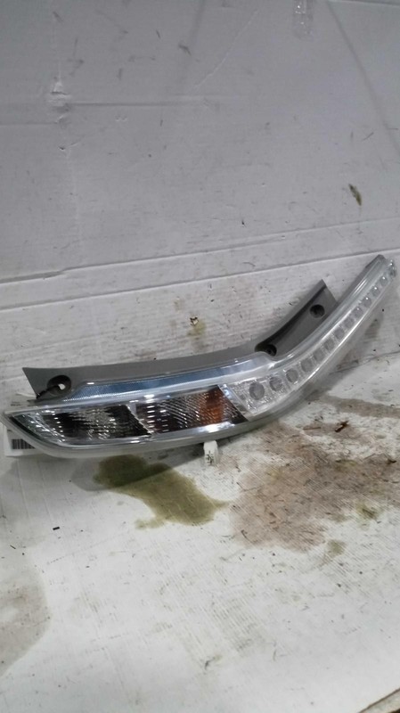 2013-2014 Nissan LEAF Right Tail Light Assembly Black OEM 476971 Used