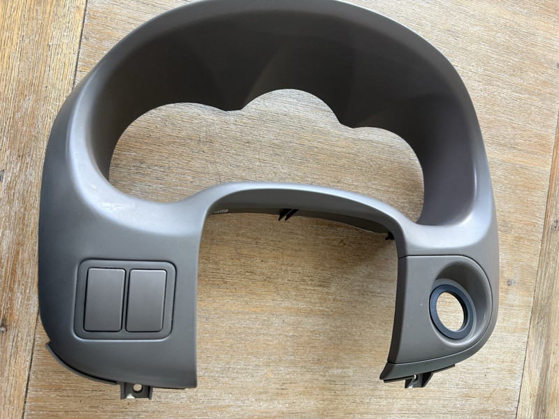2006-2014 Kia Sedona Dash Cluster Bezel Speedometer Trim Bezel 848304D000 gray