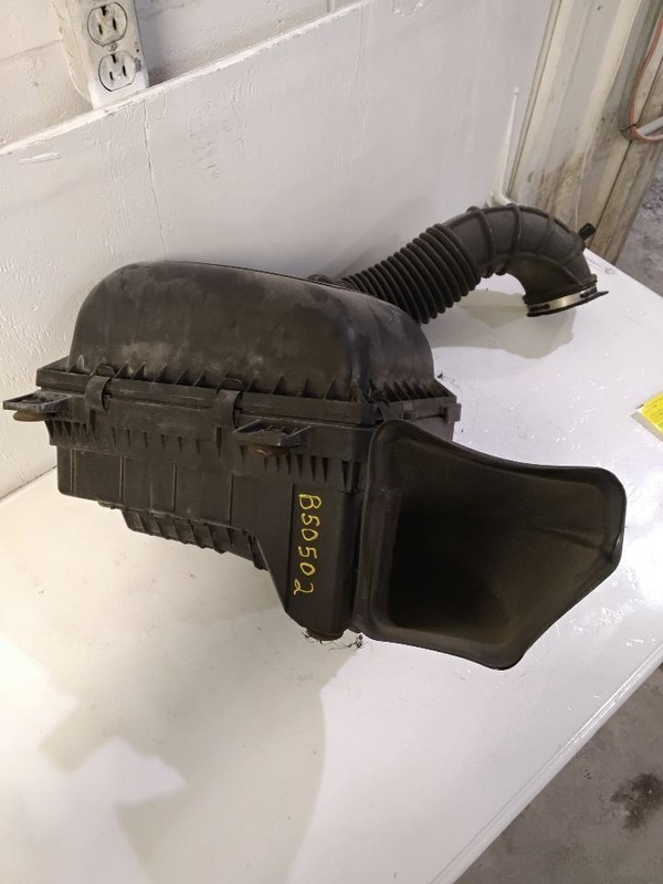 2009-2012 Dodge Ram 1500 Air Cleaner Intake Box Assembly 5.7L