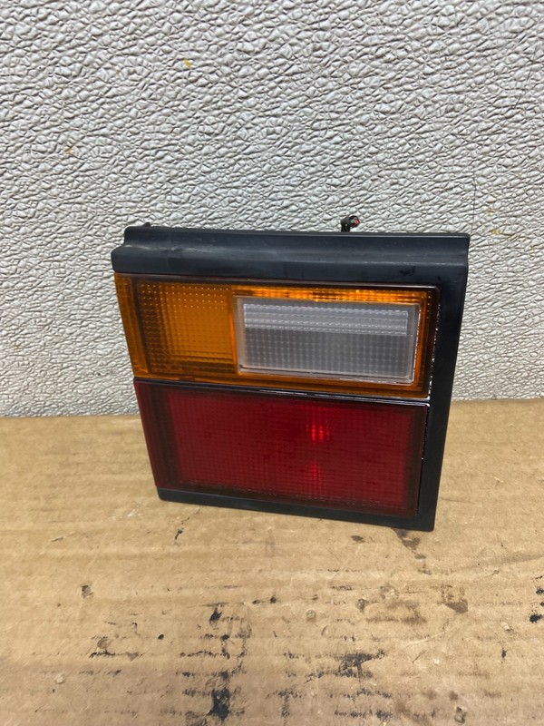 1986 - 1989 Honda Accord Right Passenger RHInner Tail Light OEM AB5300 DG