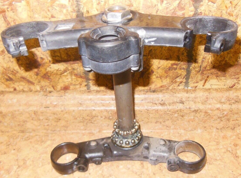 2002 Honda CBR600F4 CBR 600 F4 CBR600 Triple Tree Fork Clamp Mount Bracket 02