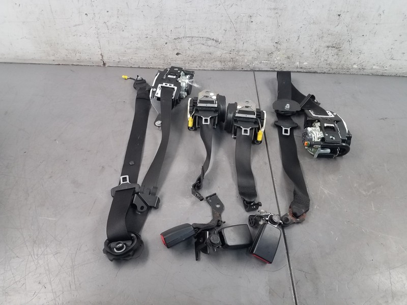 2012 Mercedes AMG E 63Seat BeltSet #2691 VV9