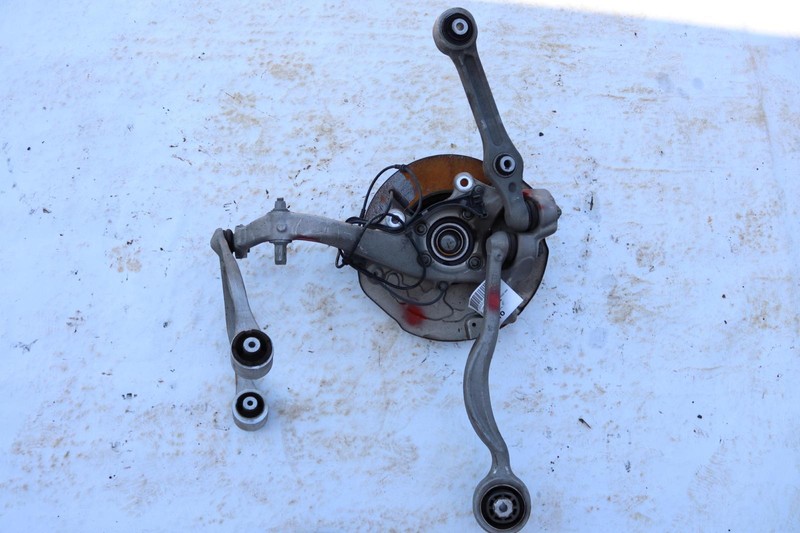 2015-2017 MERCEDES C-CLASS AWD C300 W205 FRONT RIGHT SPINDLE KNUCKLE HUB OEM