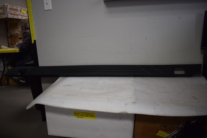 2010-2013 GMC SIERRA 1500 BED RAIL PROTECTOR FACTORY OEM 17802473
