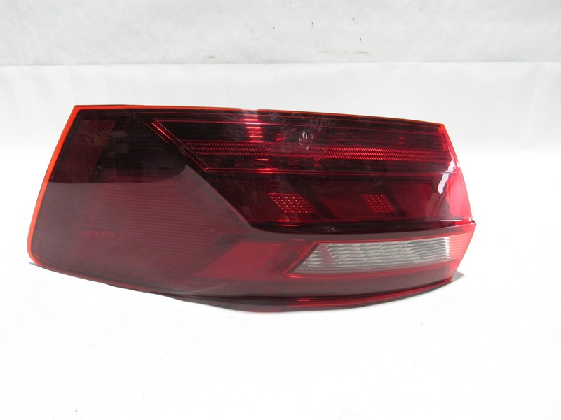 Volkswagen Jetta GLI 2022 Rear Right Passenger Tailgate Tail Light Lamp 18-25 *
