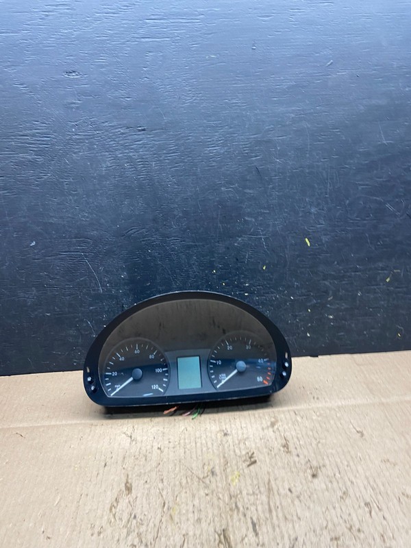 2003 to 2006 Sprinter 2500 3500 Instrument Speedometer Gauge Cluster Q2057 DG