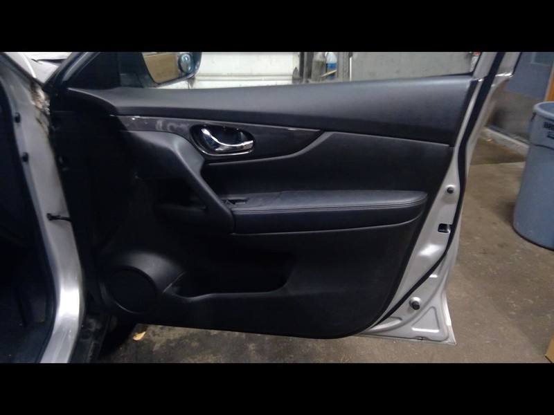 ROGUE 2017 Passenger Right Front Door Trim Panel 1699290