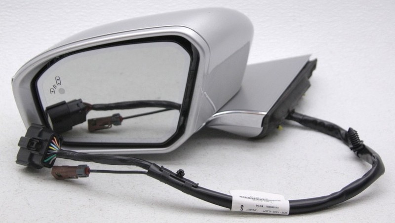 OEM Lincoln Continental Left Side View Mirror GD9B-17683-FL5APF Cover Scratches