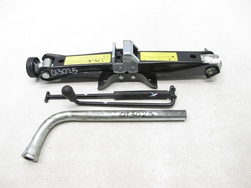 08-17 AUDI B8 A4 8T A5 S5 TOOL KIT JACK EMERGENCY TRUNK KIT OEM 013025