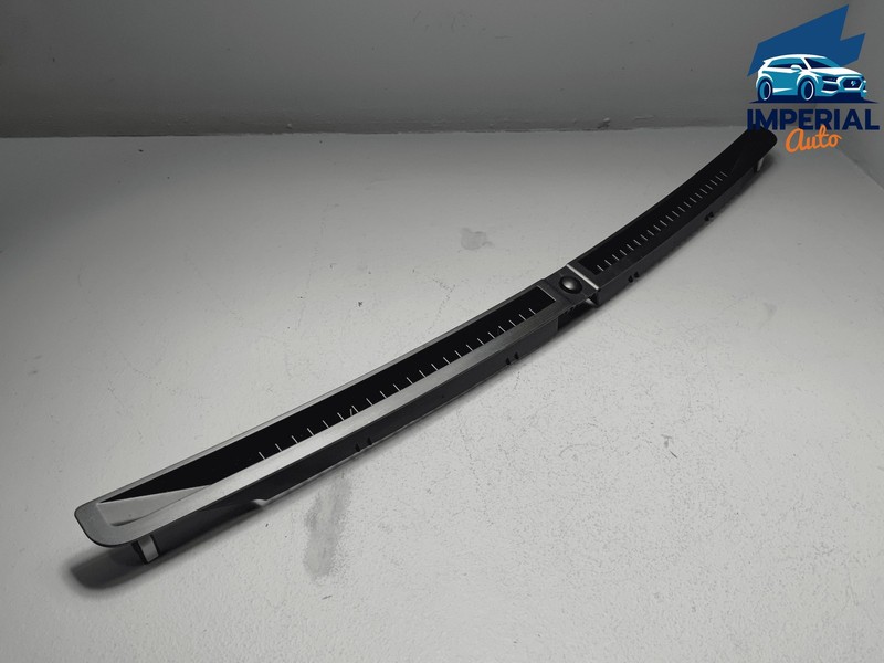 TOYOTA HIGHLANDER DASHBOARD CENTER DEFROSTER AIR VENT GRILLE TRIM OEM2014-2019