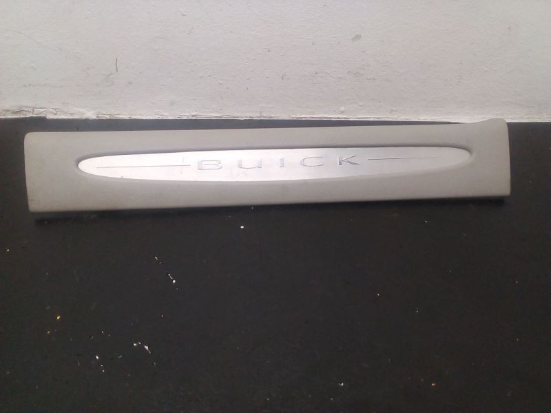 06-11 Buick Lucerne Front Right Door ''Buick'' Scuff Plate Gray OEM 15891908