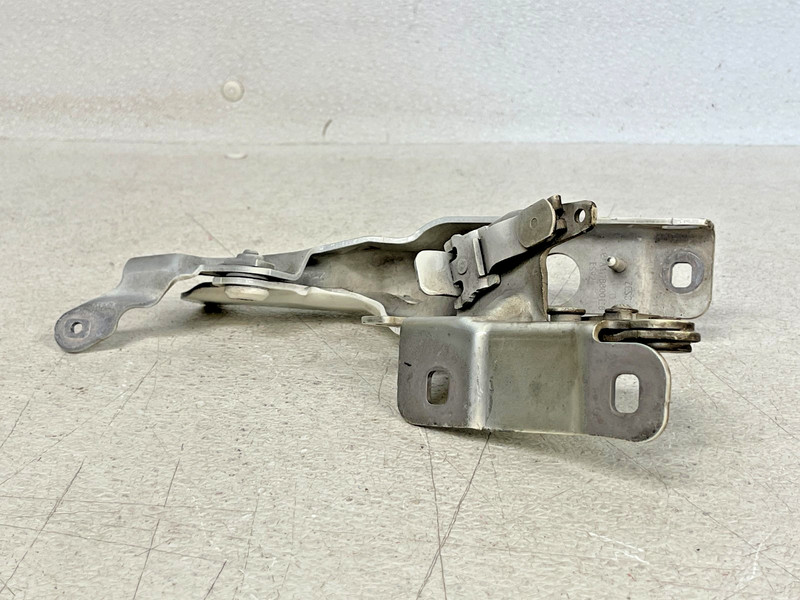 ⭐2014-2019 MERCEDES CLA45 AMG FRONT LEFT HOOD BONNET HINGE SUPPORT OEM LOT2645