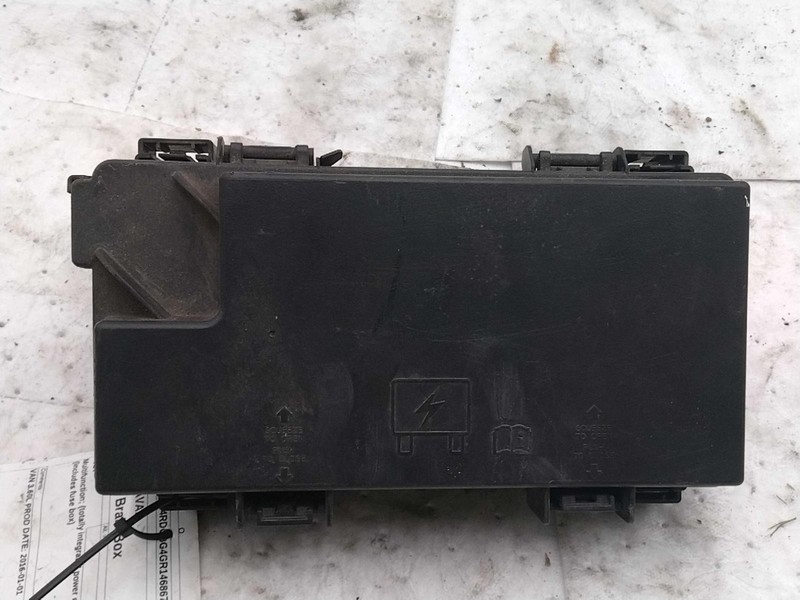 2016 Dodge Caravan Integrated Power Module OEM 68239606AA 112K Miles