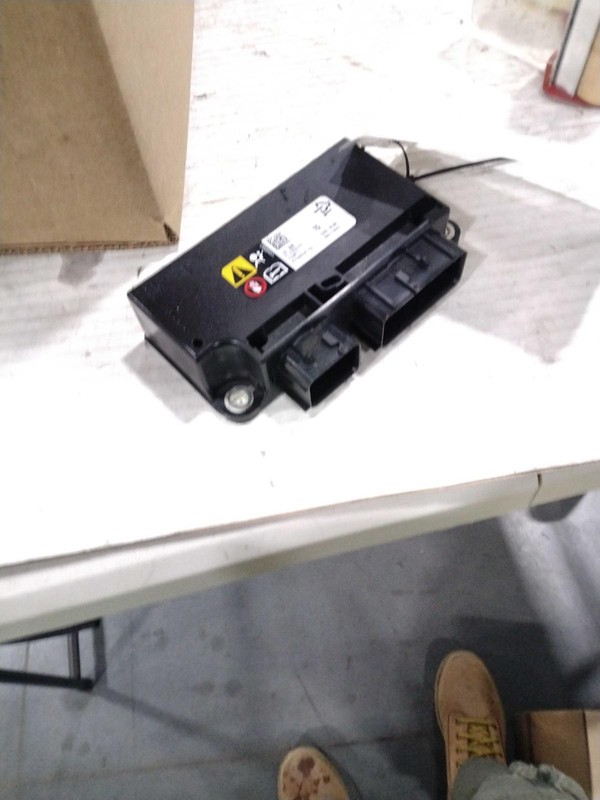 Used Air Bag Module fits: 2015 Chevrolet Sonic Air Bag below center console ID 1