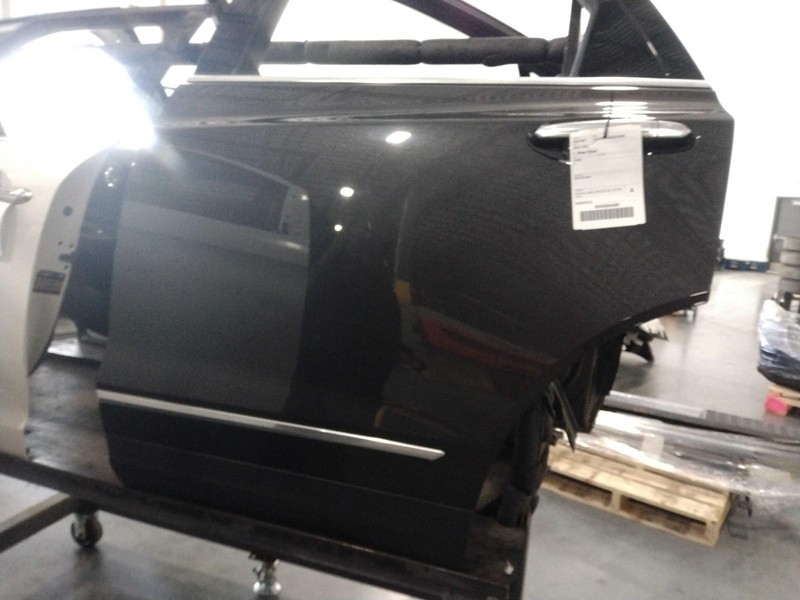 2017 Cadillac XT5 Grey Left Door Good Condition 4DR SUV OEM Part 648562