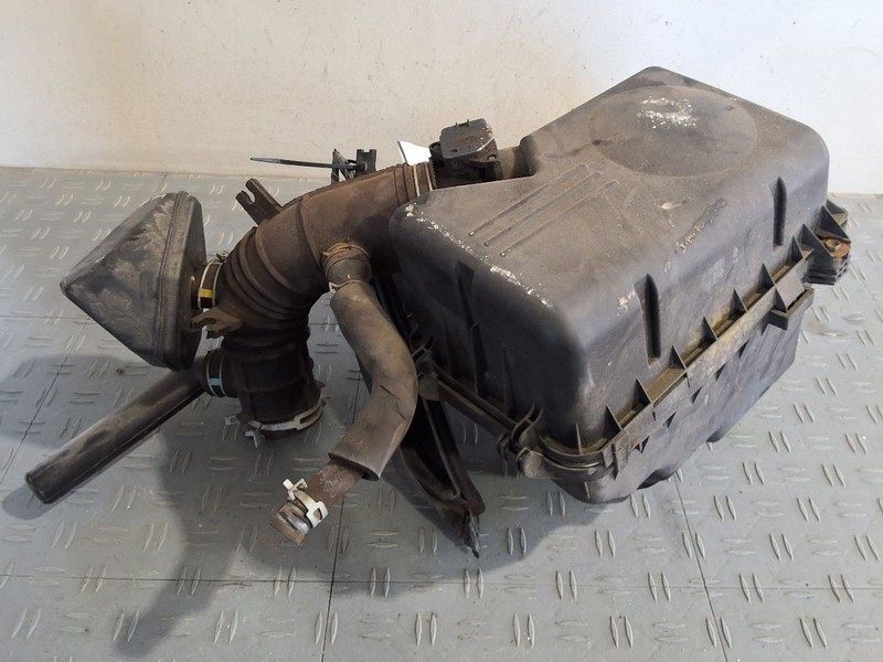 2004-2008 Toyota Solar Air Intake Box Assembly 4 Cylinder