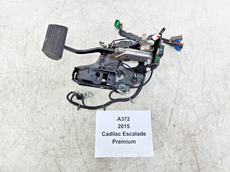 ✅ 15-20 OEM Cadillac Escalade Brake Stop Pedal W/ Bracket
