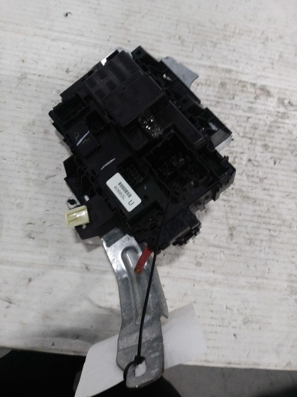 2015 Ford Explorer Fuse Box Assembly - Used, 148K Miles, OEM Part 1594967