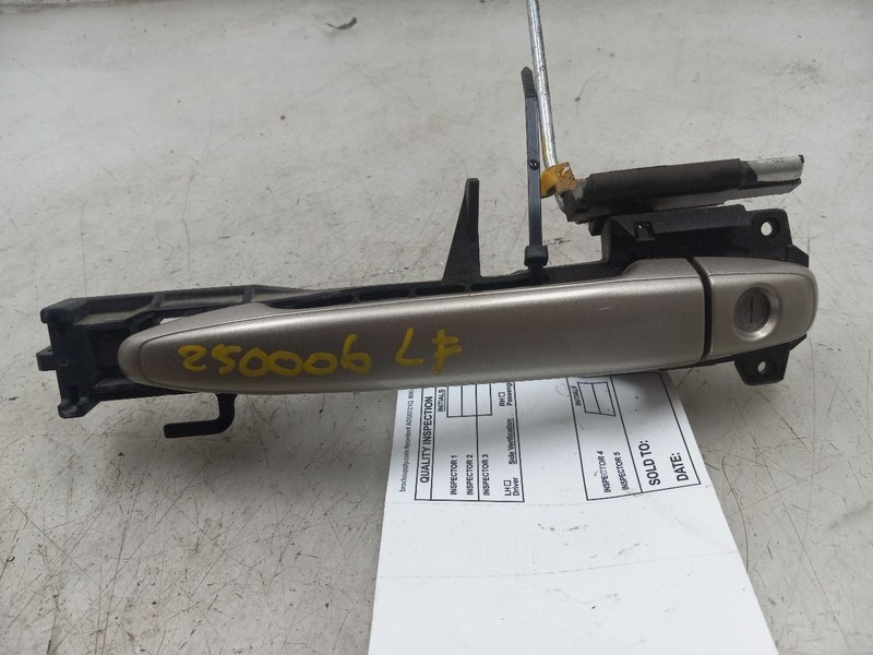 04-10 TOYOTA SIENNA LE FRONT DRIVER LEFT EXTERIOR DOOR HANDLE
