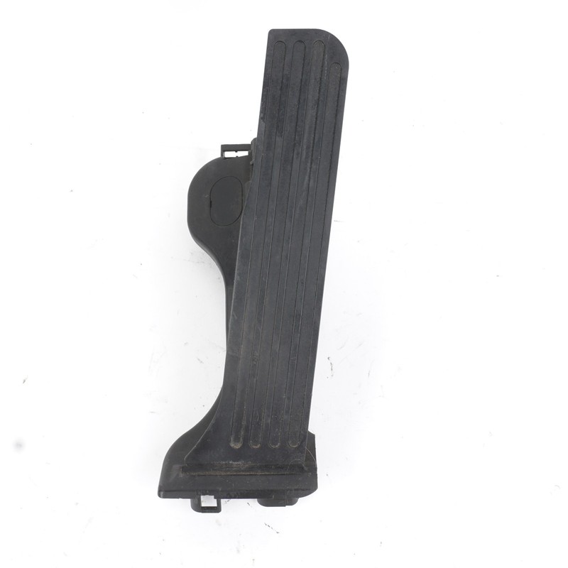 12-22 Volkswagen Passat Accelerator Gas Pedal Assembly 1K1723503AR OEM