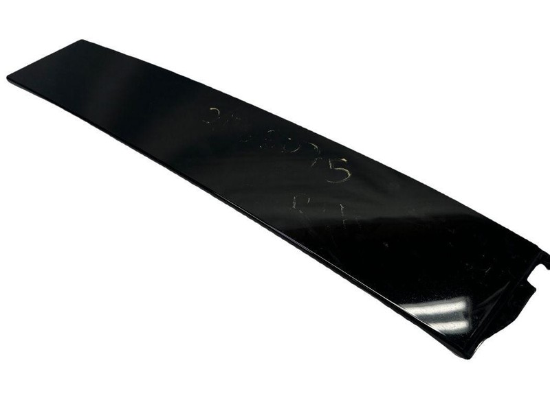 GMC Yukon applique moulding 2020 B pillar rear left side assembly OEM 84263148
