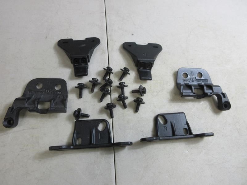 2018-2026 Jeep JL Wrangler OEM Hardtop Freedom Panel Latch Brackets 68290476