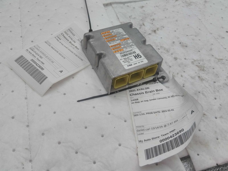 Used Air Bag Module fits: 2021 Toyota Avalon Air Bag air bag under console 2.5L