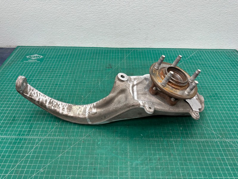 13-15 JAGUAR XF XFR RWD FRONT LEFT DRIVER SIDE SPINDLE KNUCKLE W/ HUB OEM