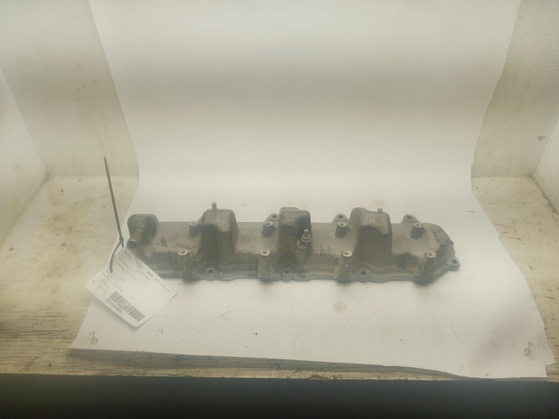 16 CHEVROLET SILVERADO 1500 right passenger side Valve Cover 5.3L OEM
