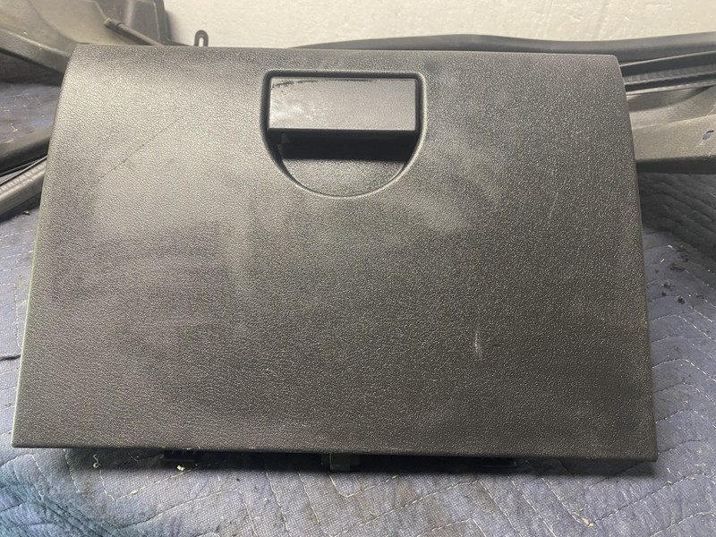 2014 JEEP PATRIOT SPORT 2.4 4X4 GLOVE BOX OEM