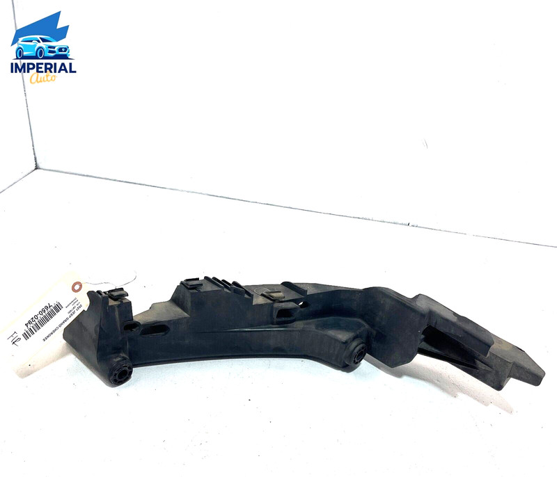 JEEP GRAND CHEROKEE 2016-2021 FRONT PASSENGER SIDE HEADLAMP MOUNT BRACKET OEM