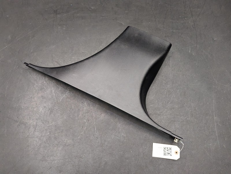 Center Right B Pillar Lower Trim Panel 2019 Jeep Grand Cherokee 2011 2012 - 2021