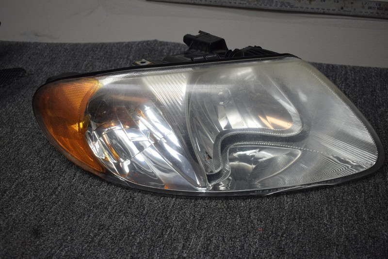 2001-2007 DODGE CARAVAM RIGHT SIDE HEADLIGHT FACTORY OEM