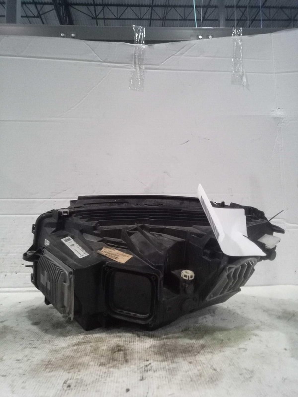 2019 Mercedes-Benz GLC-Class Right Headlight Assembly White 631760 34K Miles
