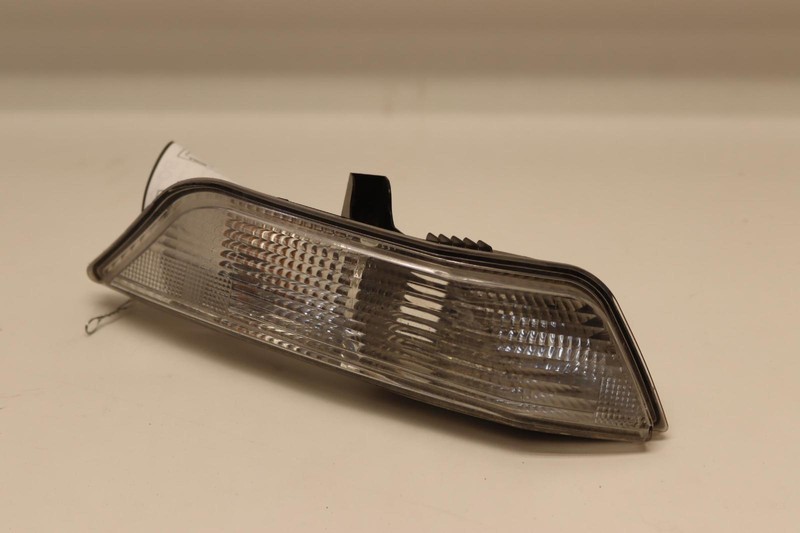 2015-2019 FORD MUSTANG RIGHT PASSENGER SIDE TURN SIGNAL PARKING LIGHT LAMP OEM