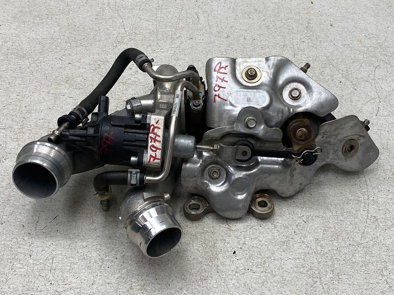 2021 CADILLAC CT5 RIGHT PASS SIDE TURBO CHARGER TURBOCHARGER ASSEMBLY OEM LOT797