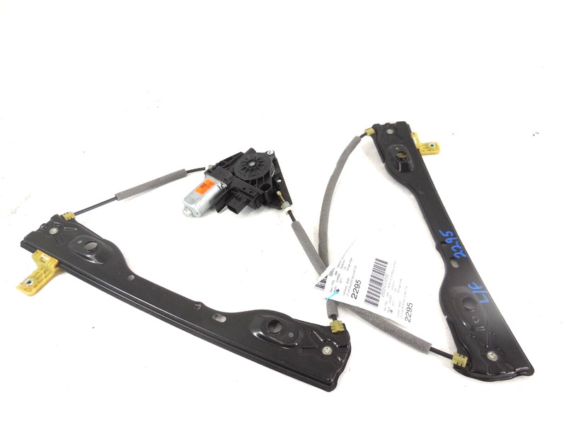 2014-2023 Jeep Cherokee Front Door Window Regulator Driver Left LH OEM