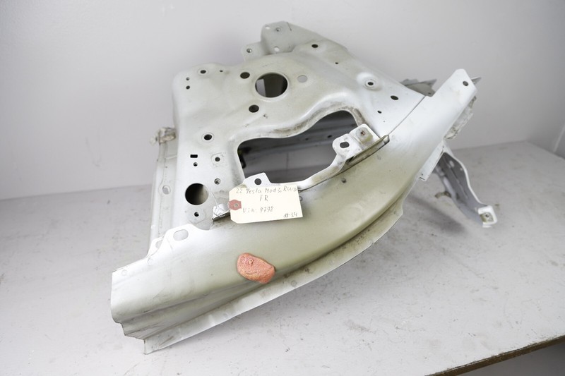 2017 - 2023 TESLA MODEL 3 FRONT RIGHT BODY RAIL CUT WHITE OEM 22K MILES